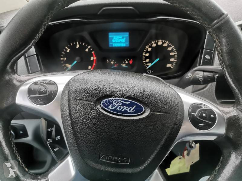 Véhicule utilitaire Ford