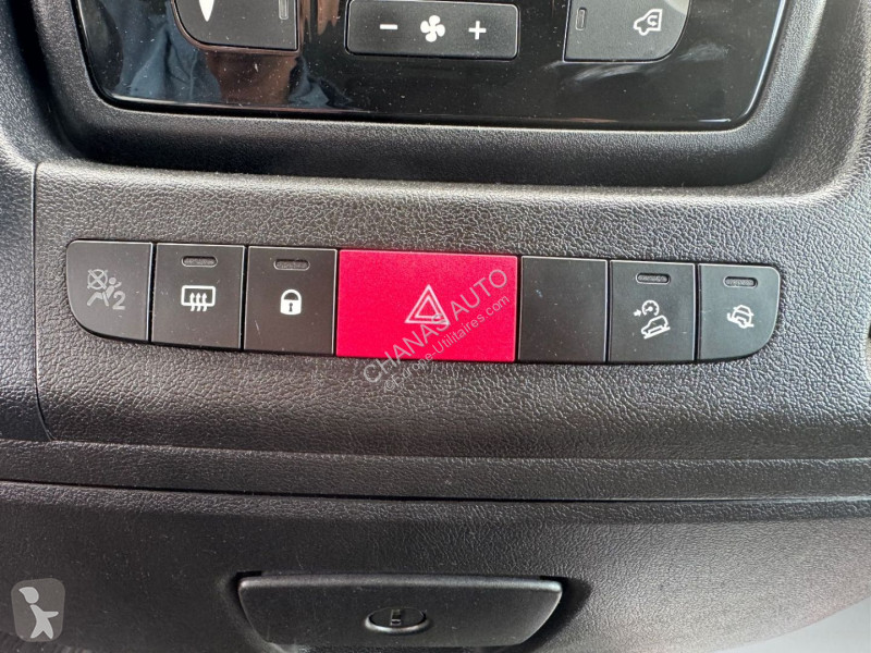 عربة نفعية Peugeot L1H1 2.2 BLUEHDI 140 PREMIUM...