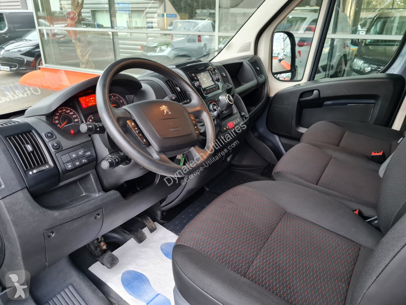 Véhicule utilitaire Peugeot BOXER FG 333 L3H2...