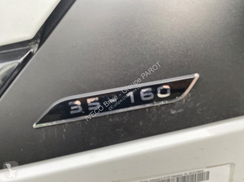 Véhicule utilitaire Iveco 35S16 V16
