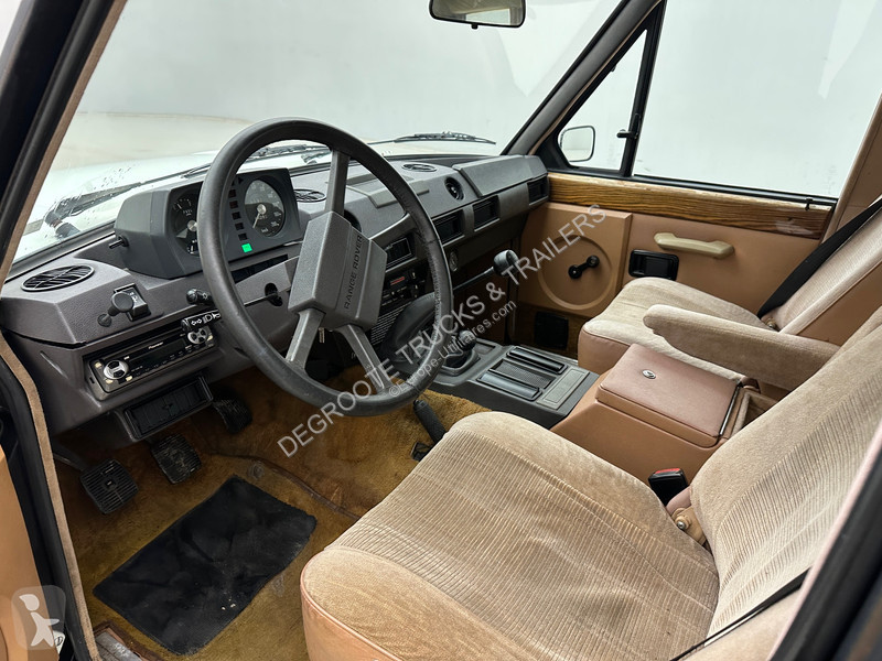 Véhicule utilitaire Land Rover V8