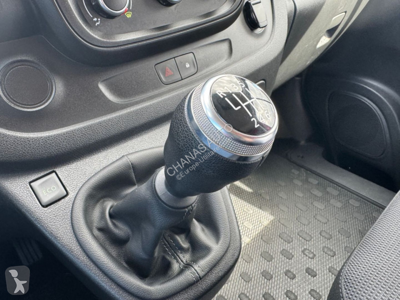 عربة نفعية Nissan L1H1 2.0 DCI 120 VISIA