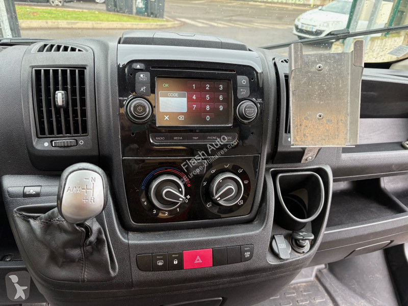Véhicule utilitaire Fiat DUCATO  2.3L 130CH...