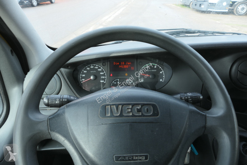 Лекотоварен автомобил Iveco Daily 35 S11 C30C...