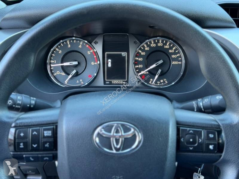 عربة نفعية Toyota