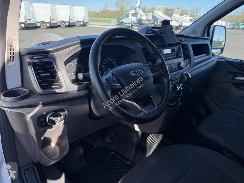 Véhicule utilitaire Ford TRANSIT CUSTOM 2.0...