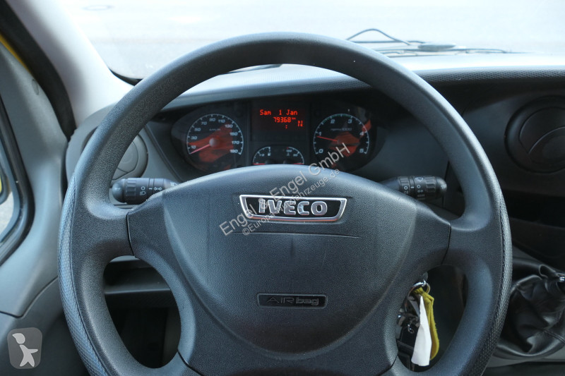 Коммерческий автомобиль Iveco Daily 35 S11 C30C...