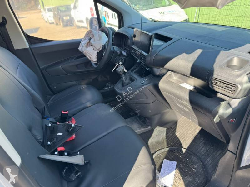 عربة نفعية Toyota