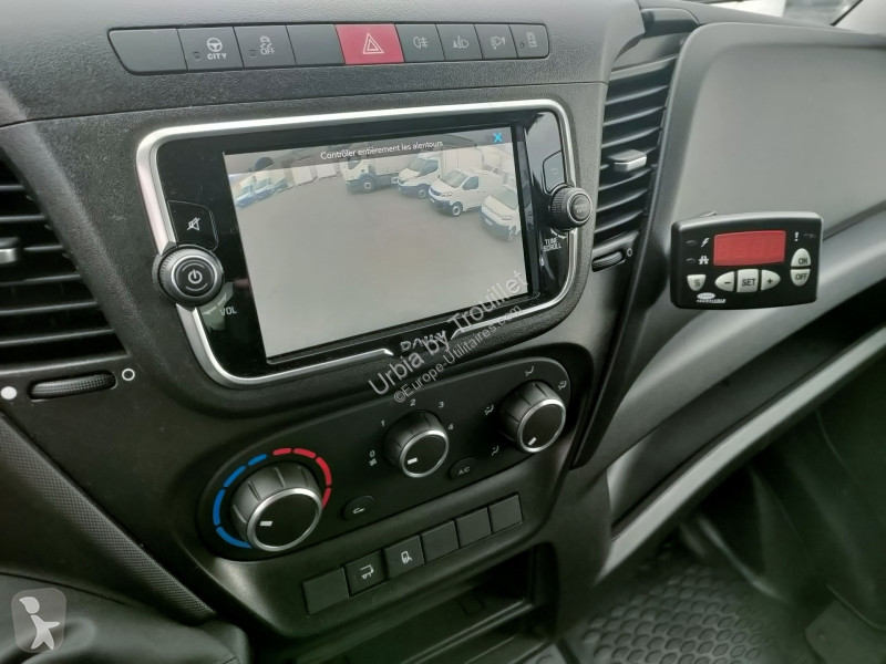 Véhicule utilitaire Iveco FRIGO 12M3 160 CV...