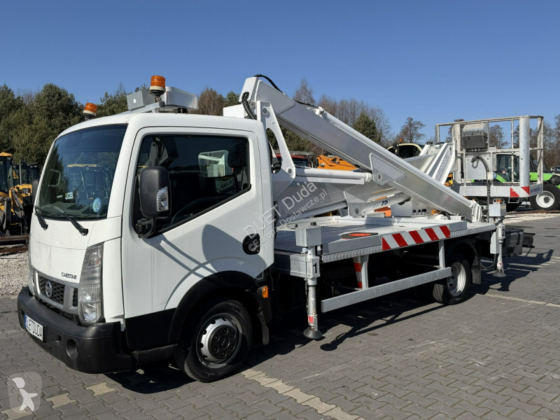 Nissan  Transporter