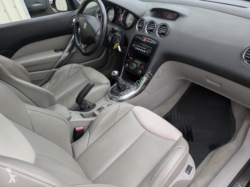 Véhicule utilitaire Peugeot 308 CC 2.0 HDI...
