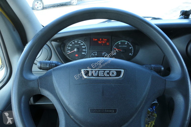Véhicule utilitaire Iveco Daily 35 S11 C30C...
