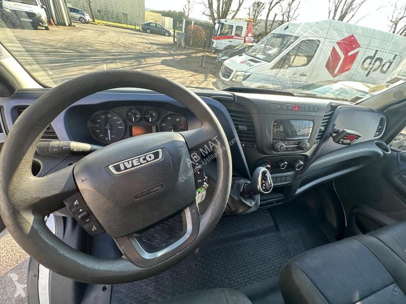 Véhicule utilitaire Iveco 35C18 HiMatic