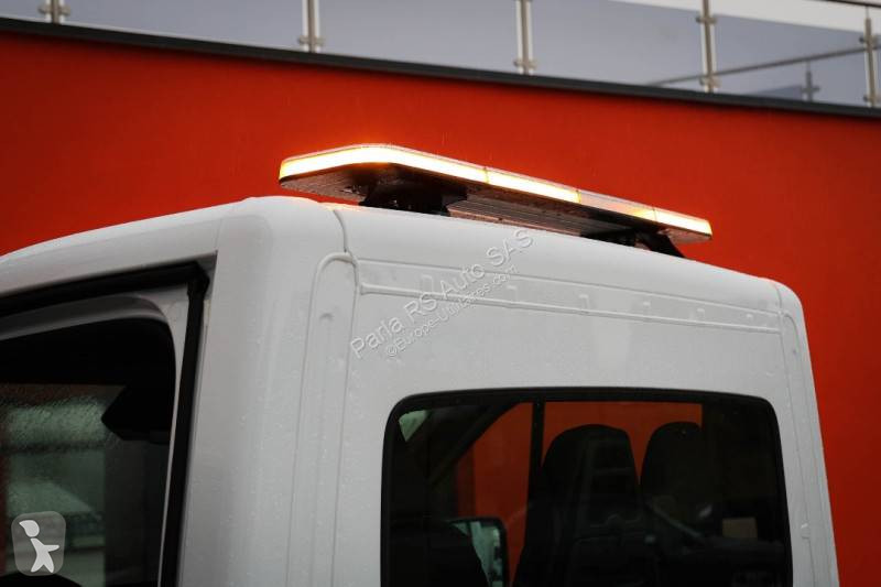 Véhicule utilitaire Nissan