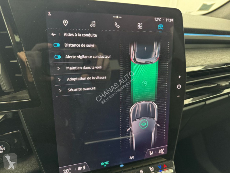 Véhicule utilitaire Renault 1.2 E-Tech 200 HEV...