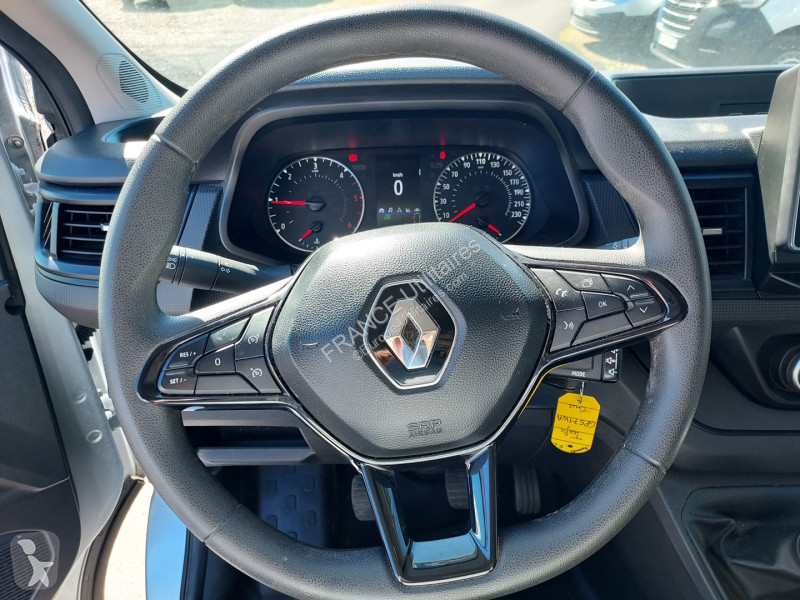 Véhicule utilitaire Renault TRAFIC III COMBI...