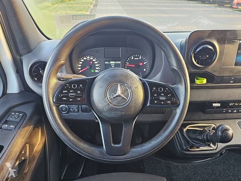 Furgoneta Mercedes 211 L2H1 Euro6 Mbux AC!
