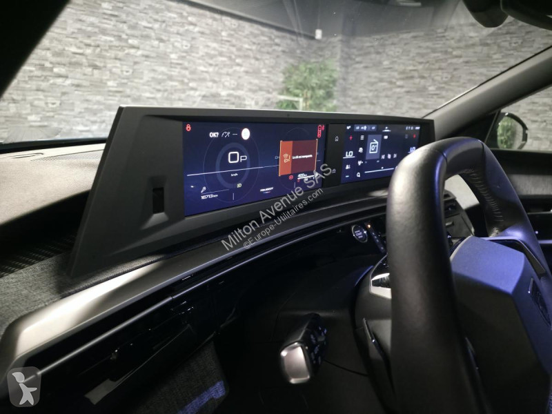 عربة نفعية Peugeot 5008 1.2i Hybrid -136 - BV...