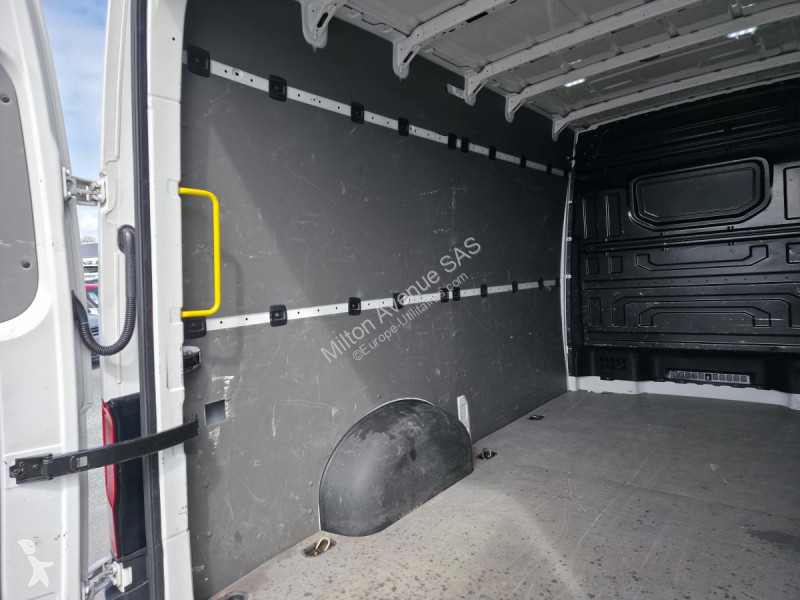 عربة نفعية Volkswagen CRAFTER 30 L3H3 2.0 TDI -...