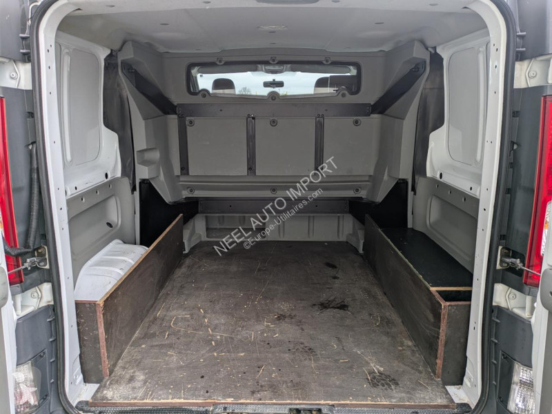 Véhicule utilitaire Renault TRAFIC II L1H1...