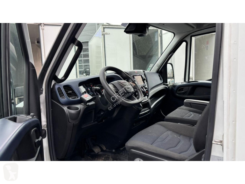 Véhicule utilitaire Iveco DAILY 35-180 3L...