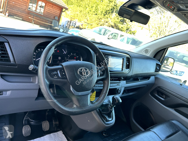 Véhicule utilitaire Toyota Proace Médium 1.5...