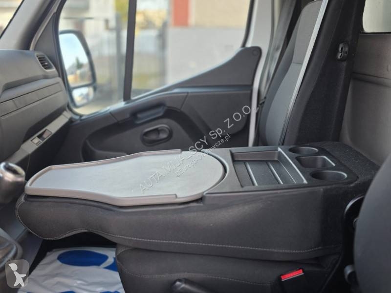 Samochód dostawczy Renault