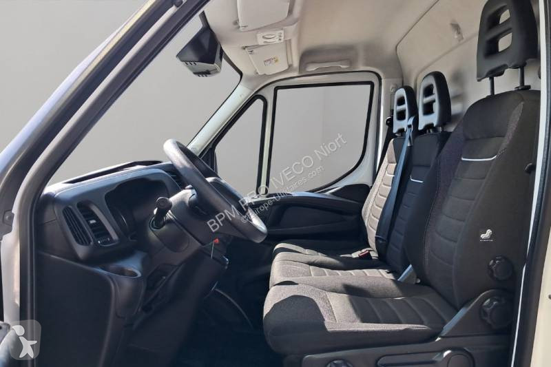 عربة نفعية Iveco