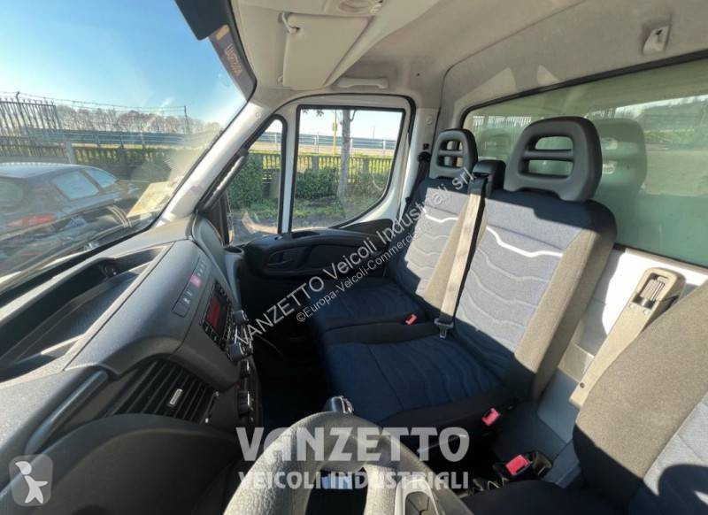 عربة نفعية Iveco