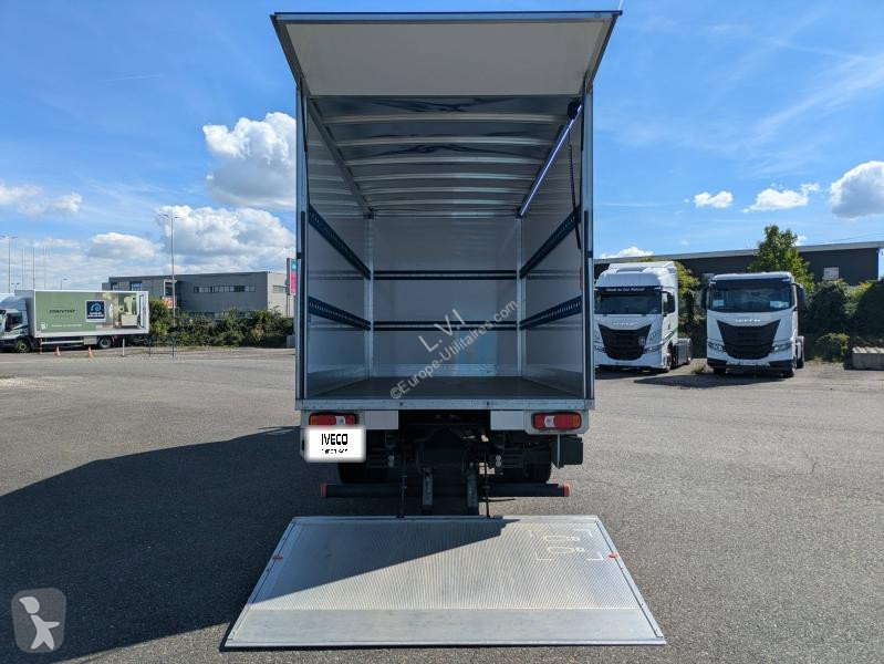 Véhicule utilitaire Iveco CCb 35C16H...