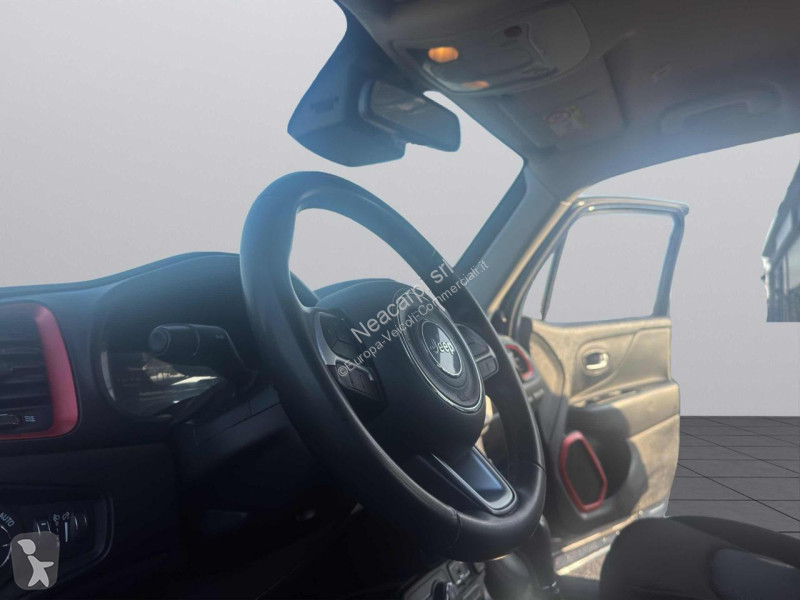 عربة نفعية Jeep