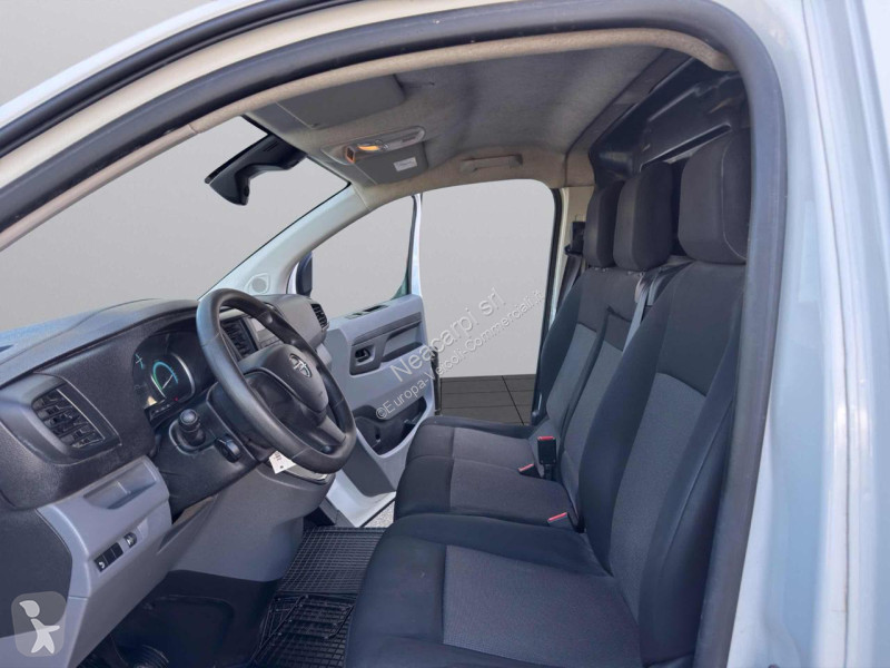 عربة نفعية Opel