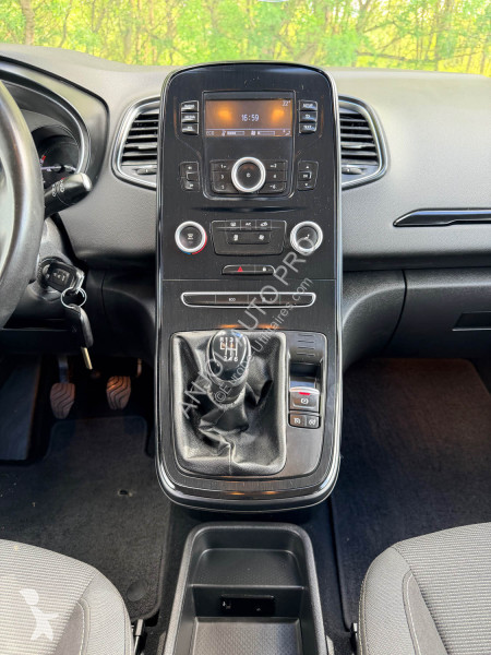 عربة نفعية Renault DCI 120ch LIFE