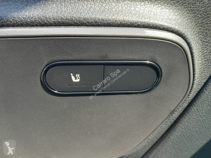 Samochód dostawczy Mercedes Furgone Traz. Post