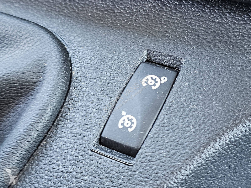 عربة نفعية Renault 2.3 Bakwagen Laadklep!