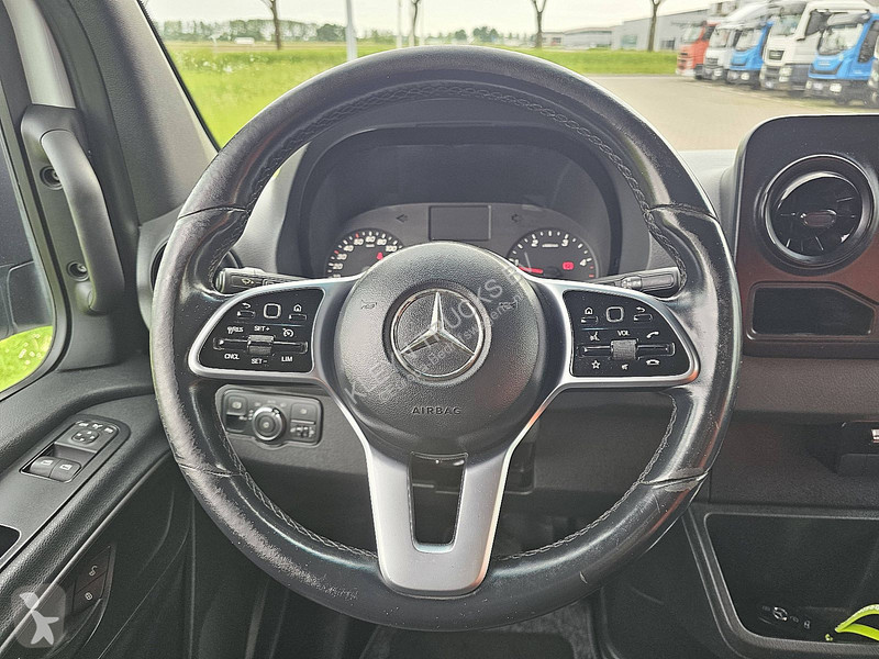 Véhicule utilitaire Mercedes 316 L2H2 Mbux RWD...