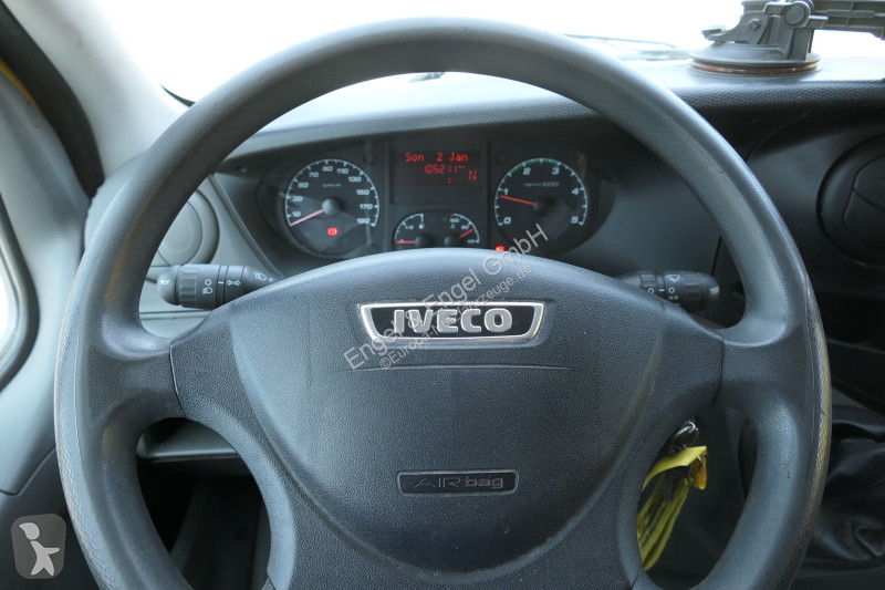 Iveco Daily 35 S11 C30C AUTOMATIK KAMERA Regale...