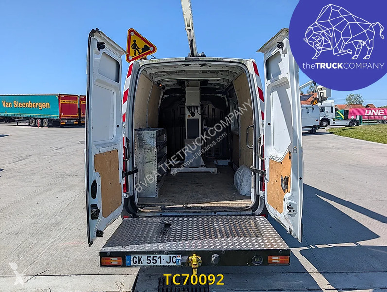 Samochód dostawczy Renault 145.35 nacelle klubb
