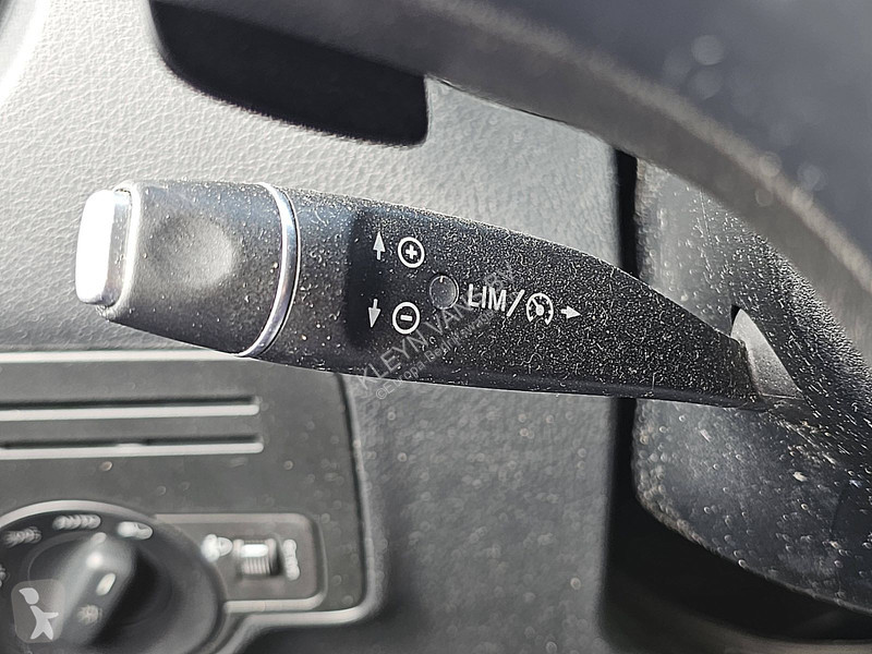 Furgoneta Mercedes 124 XL ac dc auto EUR6