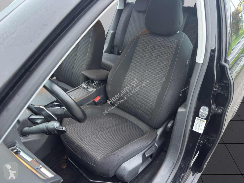 عربة نفعية Peugeot