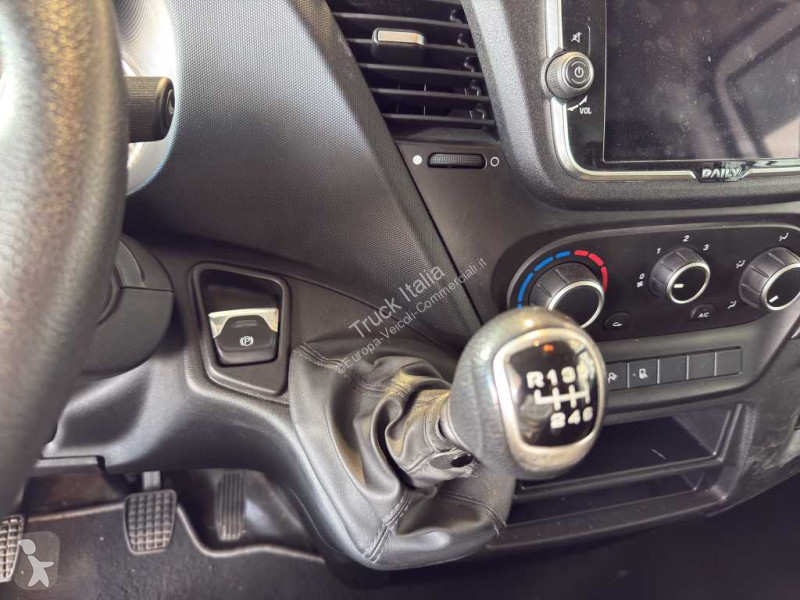 Veicolo commerciale Iveco V 35.16 2022 - 35 S16...