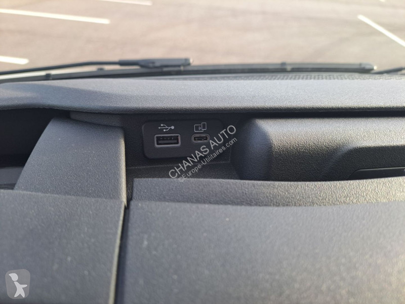 Véhicule utilitaire Iveco 35C18 A8 180CV 3L...