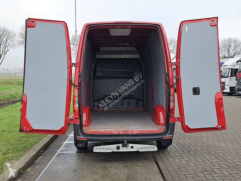 Лекотоварен автомобил Mercedes 214 L2H2 Airco...