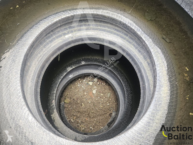 Furgoneta  tires