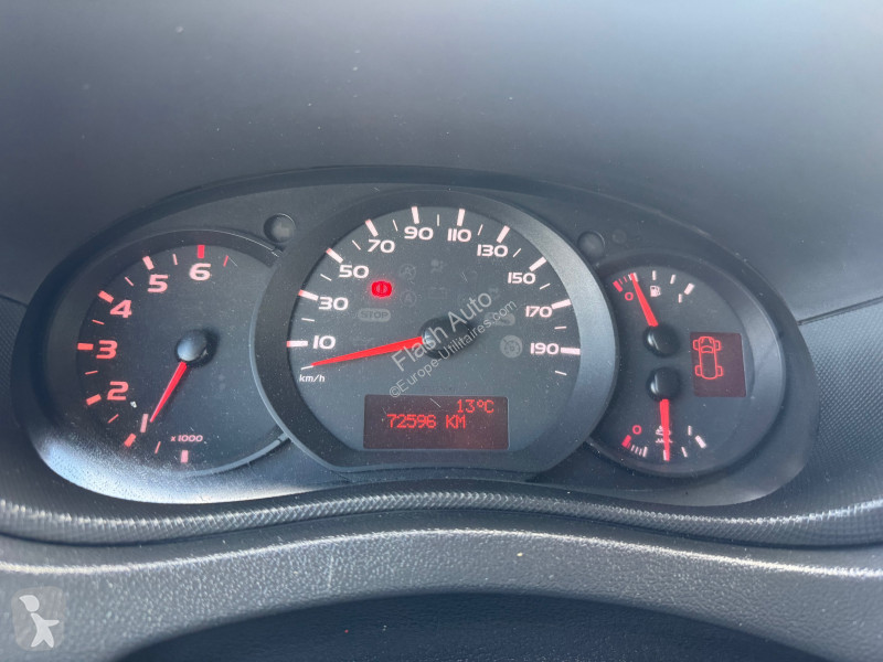 عربة نفعية Renault MASTER III  2.3 DCI 135CH L4...