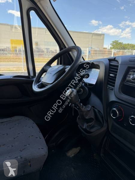 Furgoneta Iveco