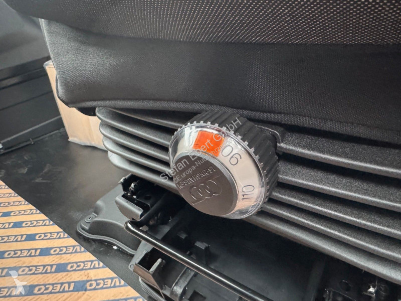 Nyttofordon Iveco 35C21 HA8 3.0L DoKa...