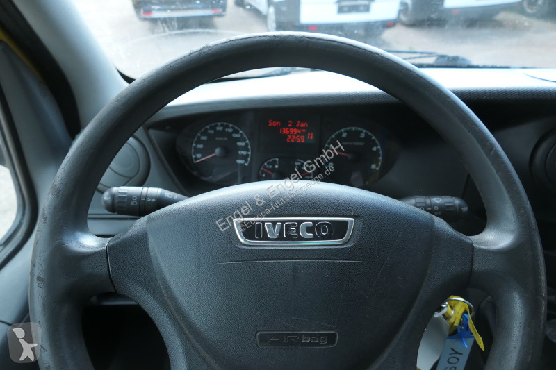 Véhicule utilitaire Iveco Daily 35 S11 C30C...