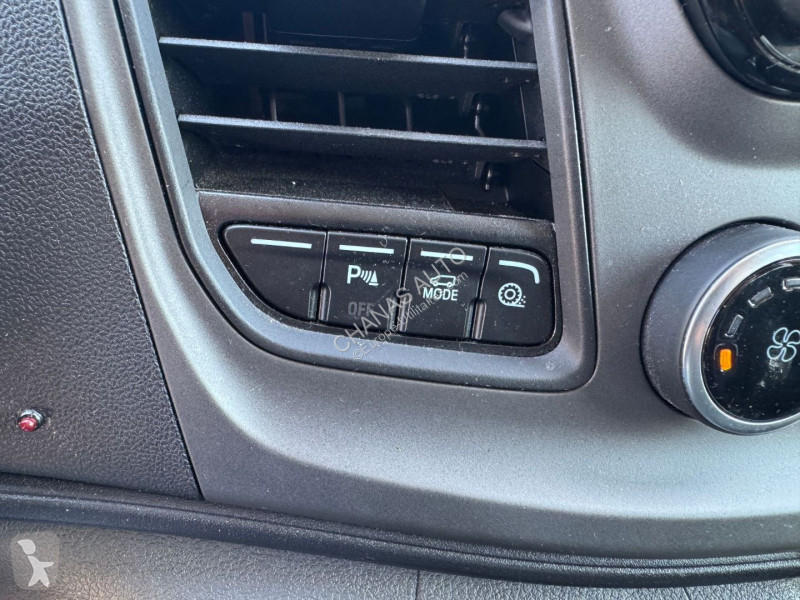 Véhicule utilitaire Ford 350 L2H2 2.0 EcoBlue...