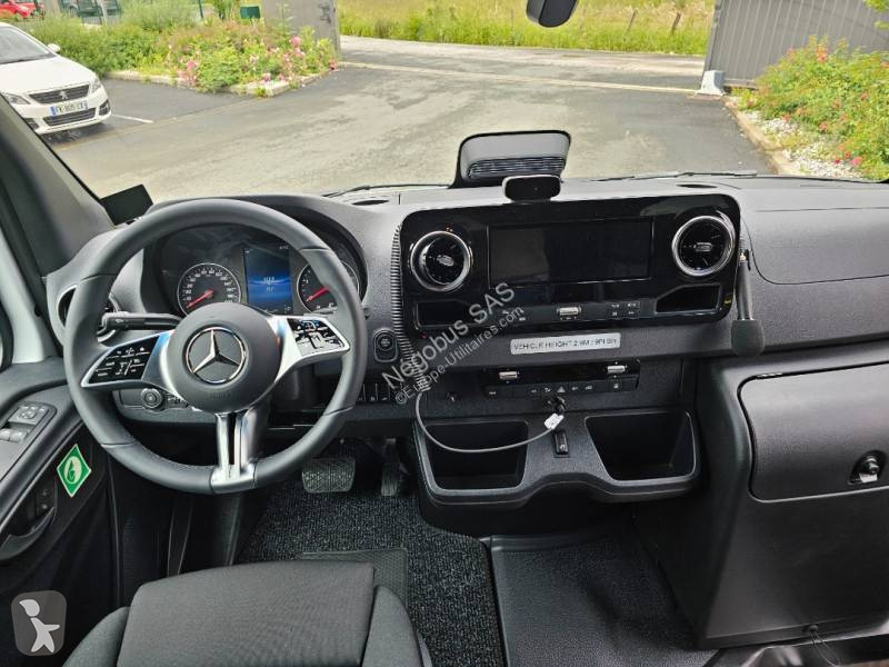 عربة نفعية Mercedes